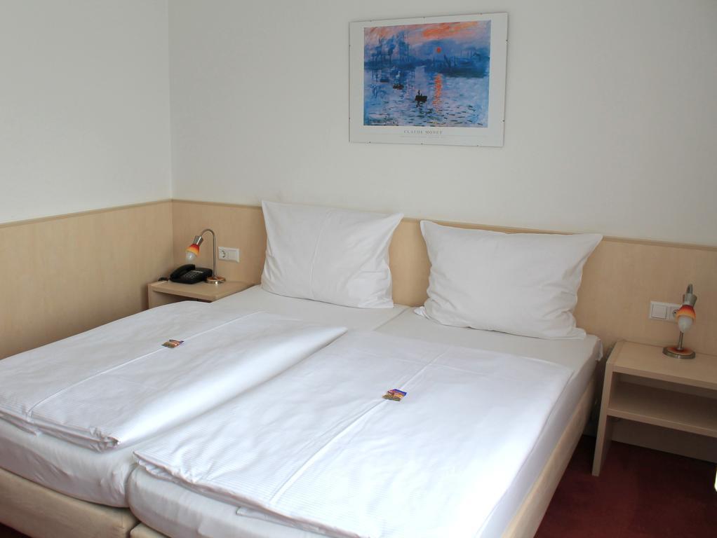 Hotel Am Bad Esslingen am Neckar Eksteriør bilde